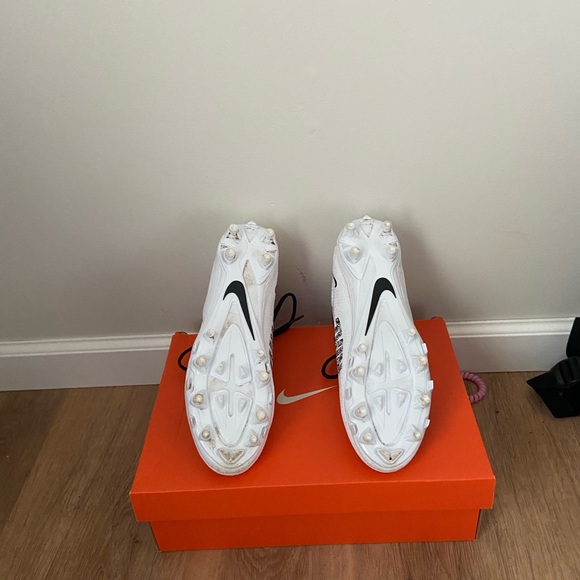 Nike Alpha Hurricane 7 Varsity Lax Cleats. - Picture 4 of 4